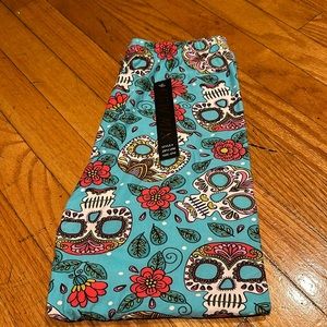 New Mix Sugar Skull Printed Capri Leggings OS